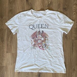 Queen graphic tee